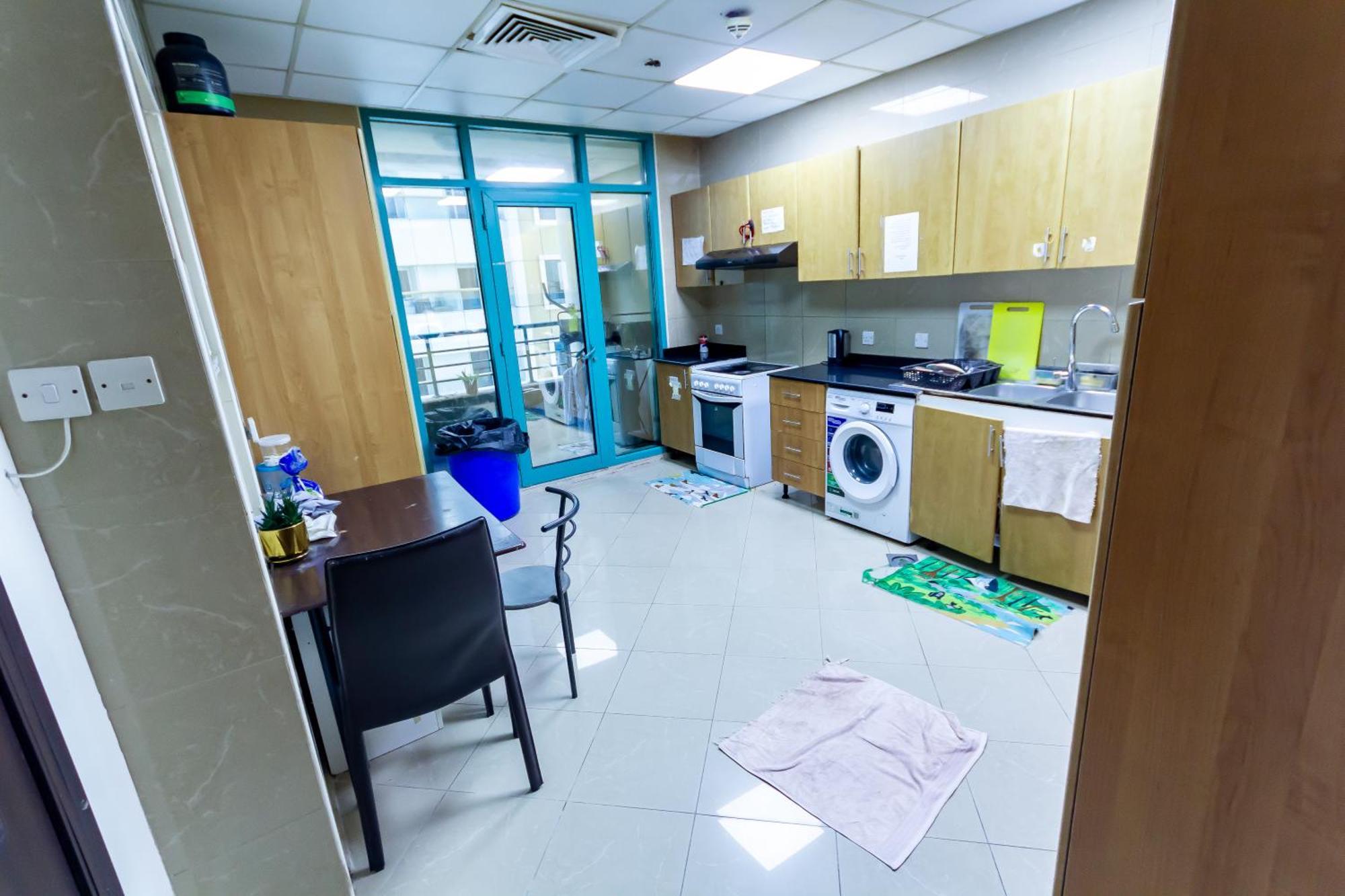 Small Budget Rooms For 'Girls' Only In Dubai, Marina エクステリア 写真