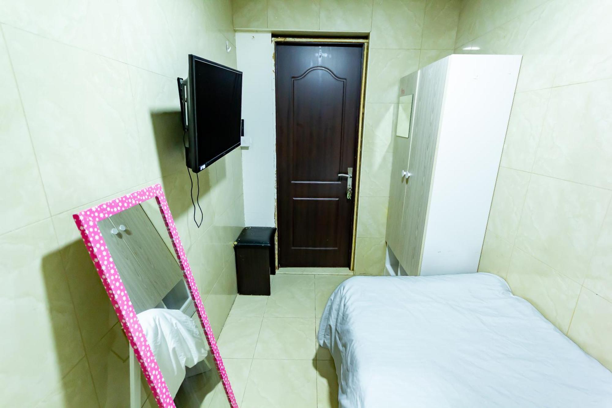 Small Budget Rooms For 'Girls' Only In Dubai, Marina エクステリア 写真