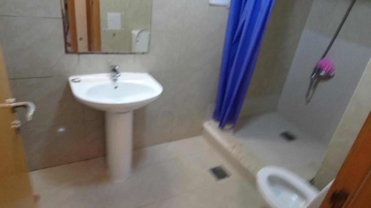 Small Budget Rooms For 'Girls' Only In Dubai, Marina エクステリア 写真