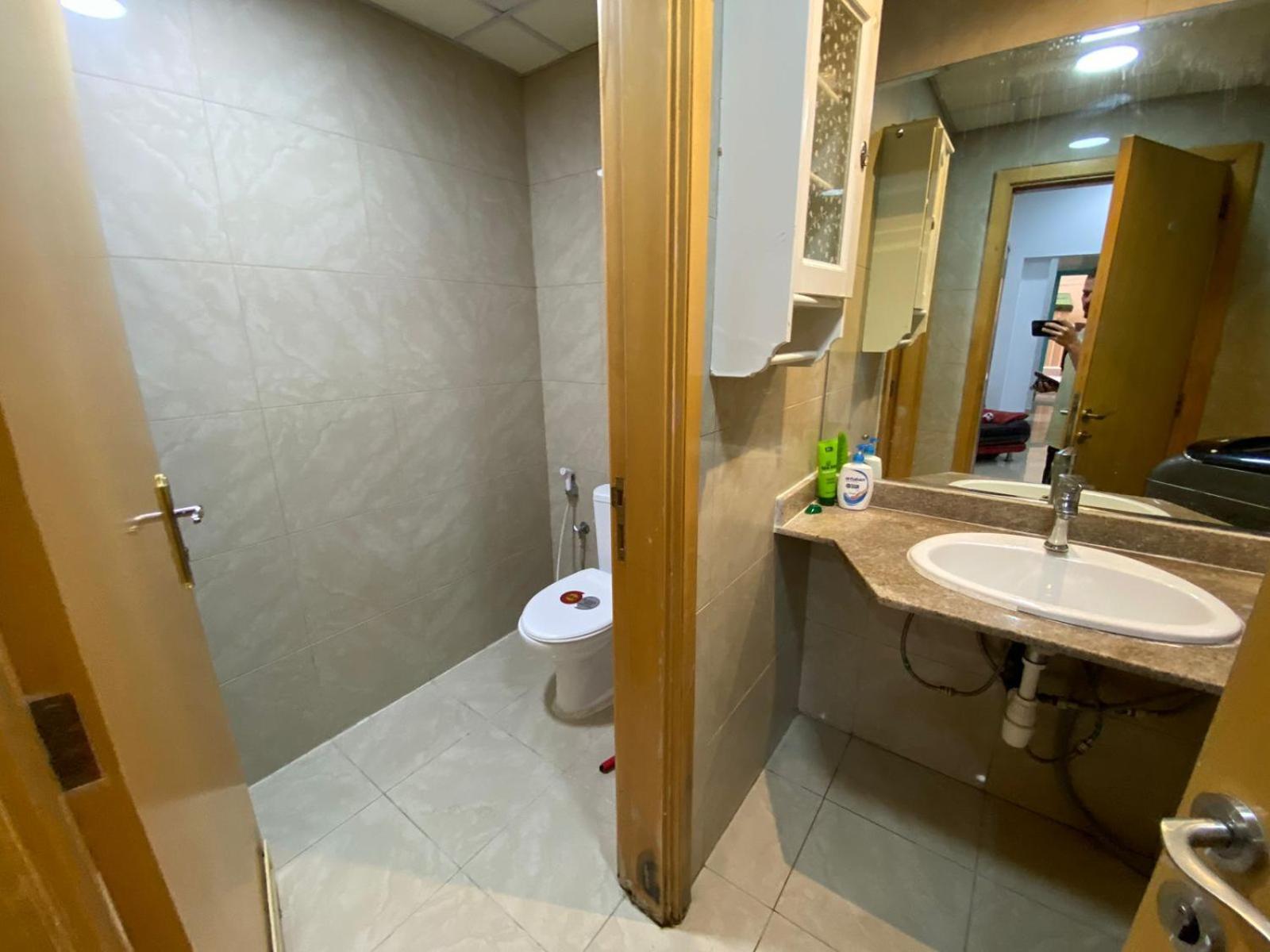 Small Budget Rooms For 'Girls' Only In Dubai, Marina エクステリア 写真