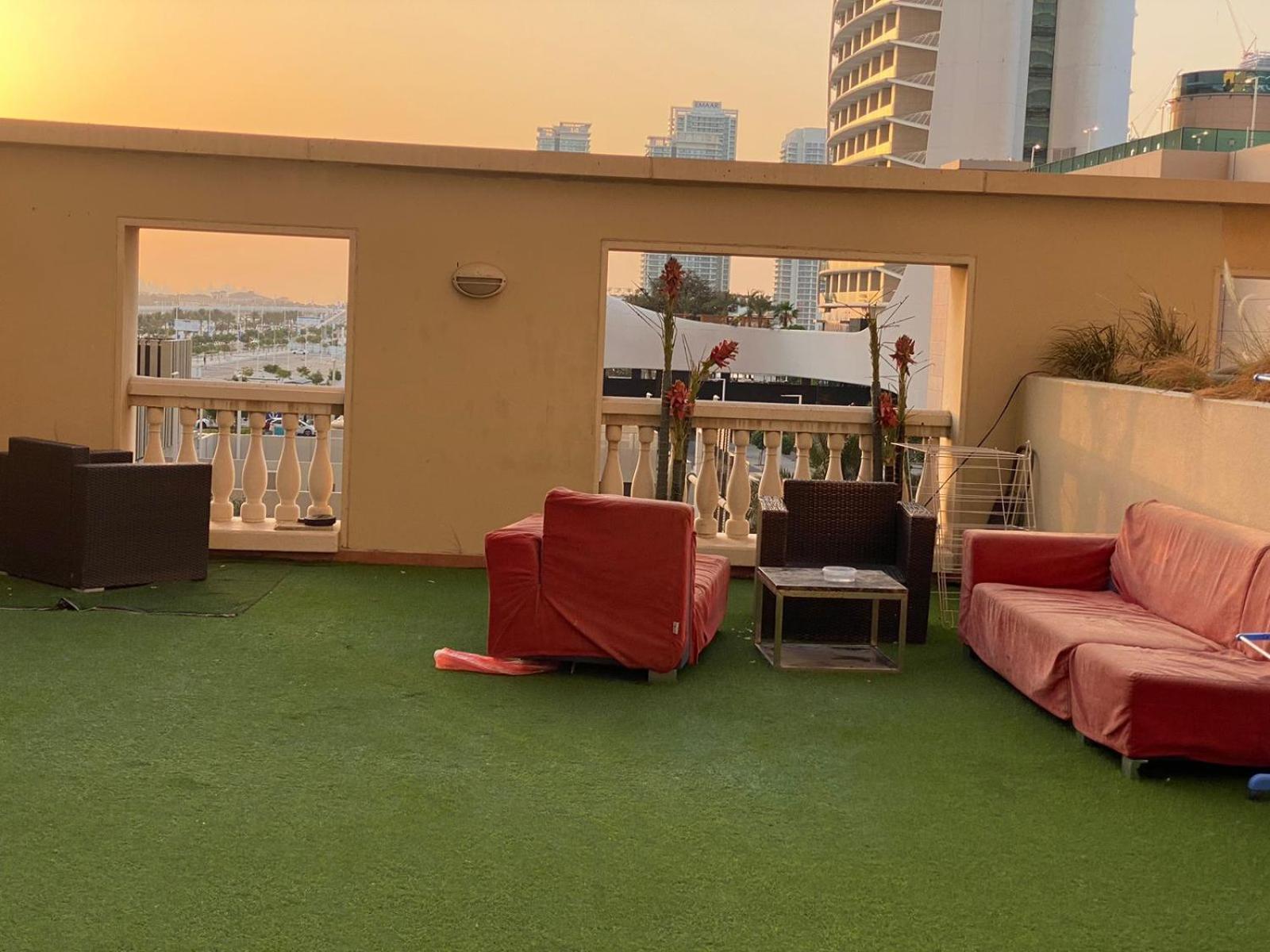 Small Budget Rooms For 'Girls' Only In Dubai, Marina エクステリア 写真