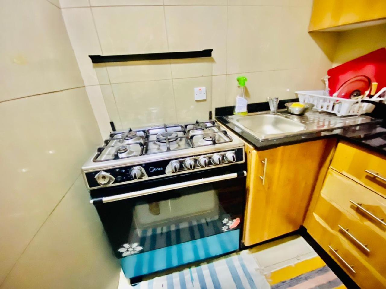 Small Budget Rooms For 'Girls' Only In Dubai, Marina エクステリア 写真
