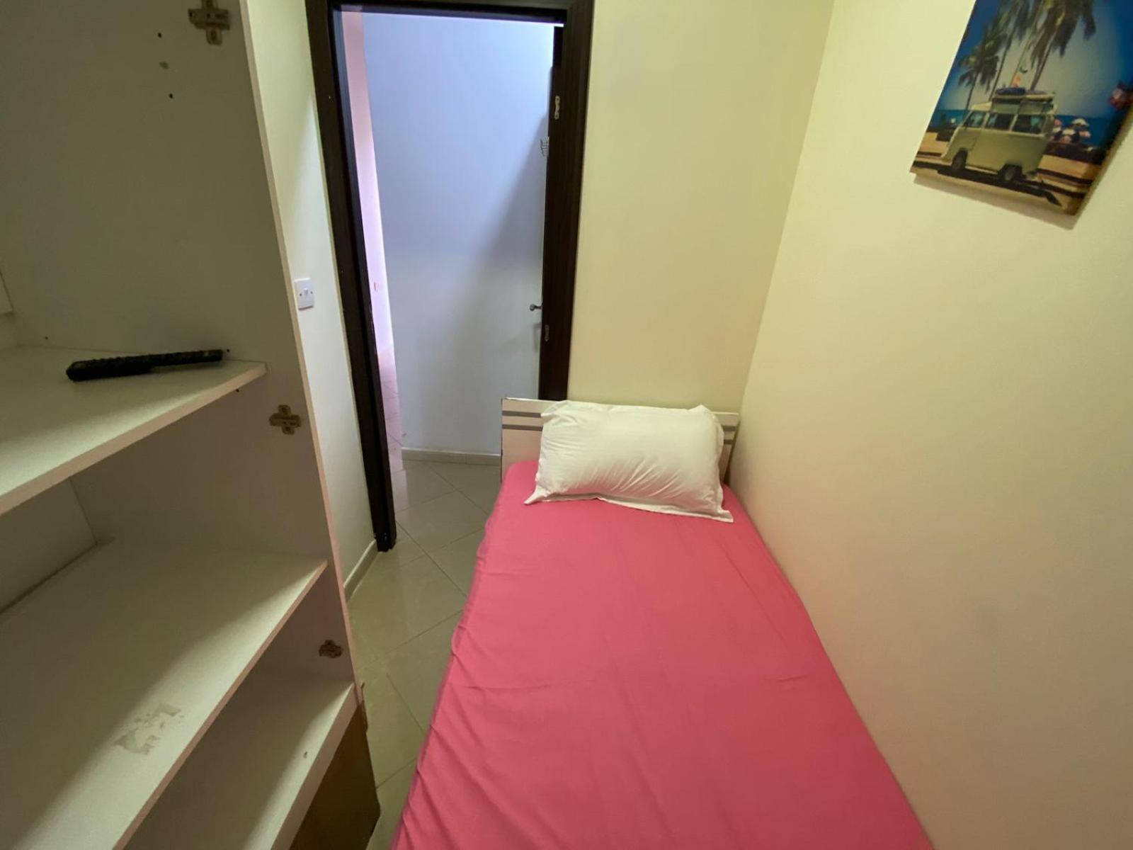 Small Budget Rooms For 'Girls' Only In Dubai, Marina エクステリア 写真