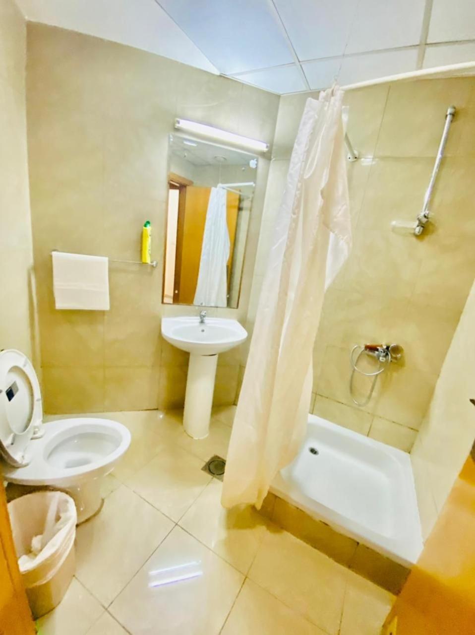 Small Budget Rooms For 'Girls' Only In Dubai, Marina エクステリア 写真