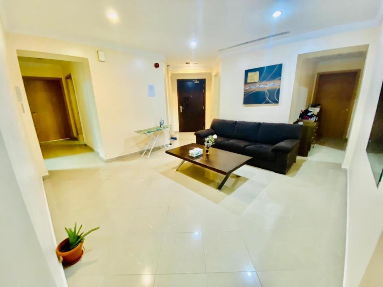 Small Budget Rooms For 'Girls' Only In Dubai, Marina エクステリア 写真